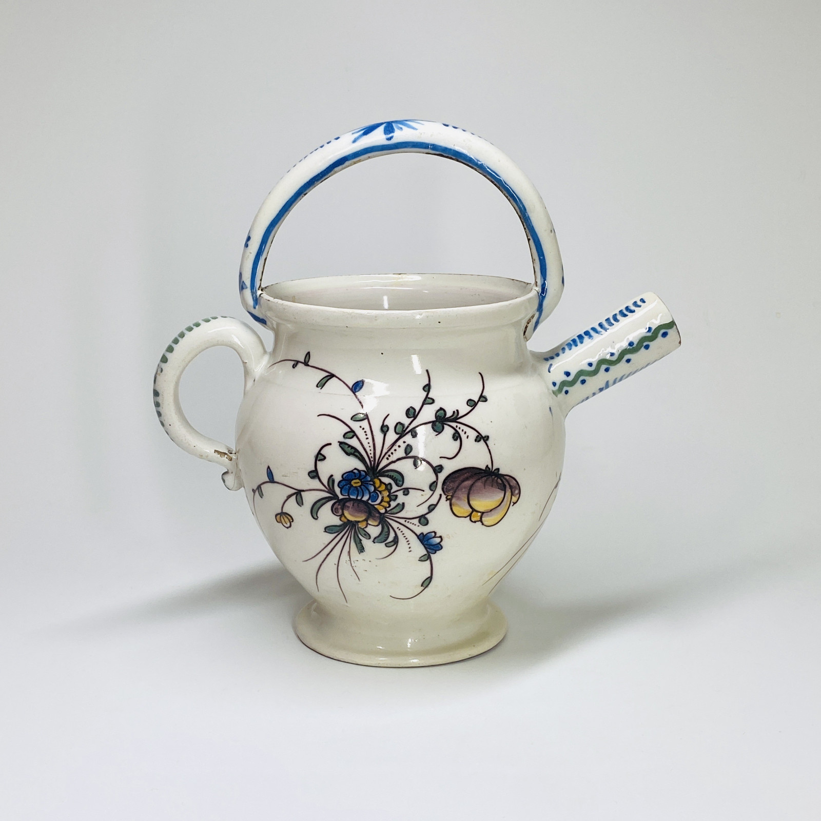 Grenoble - La Tronche - Gargoulette en faïence polychrome - XVIIIe siècle