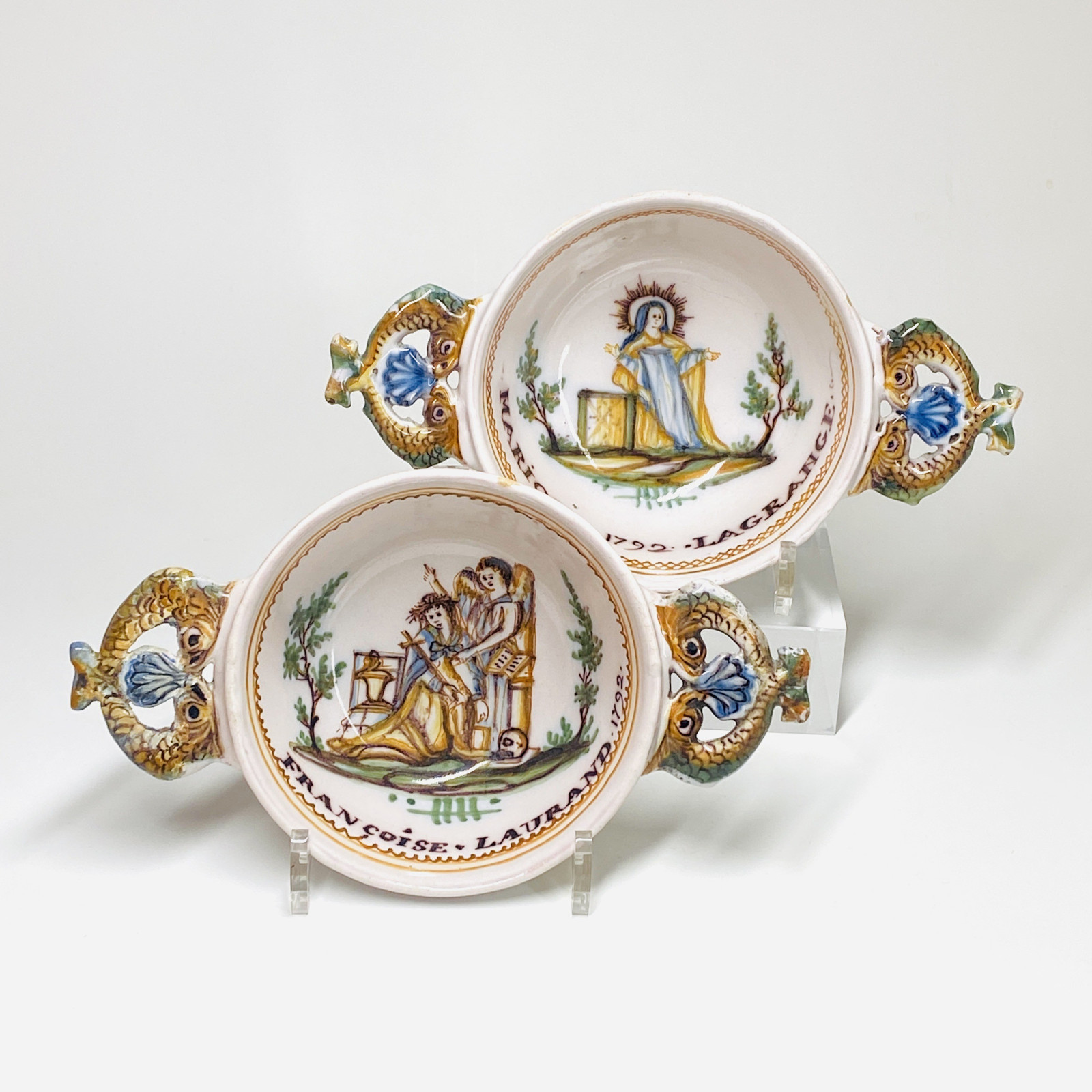 Roanne - Deux écuelles à décor patronymique - Datée 1792