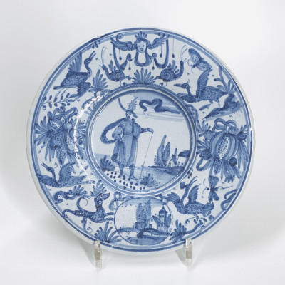 Nevers - Petit plat dit «à la cardinal» - Atelier des Conrade - XVIIe siècle