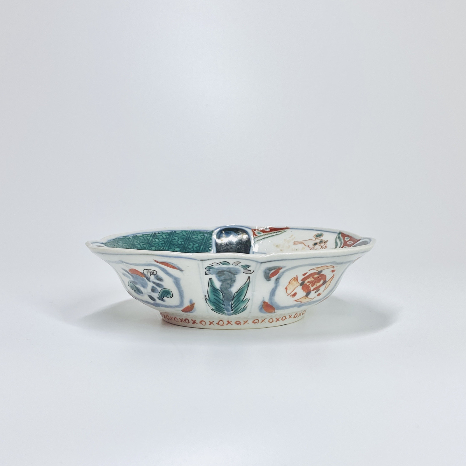 Japanese porcelain bowl from Kutani - Eighteenth century