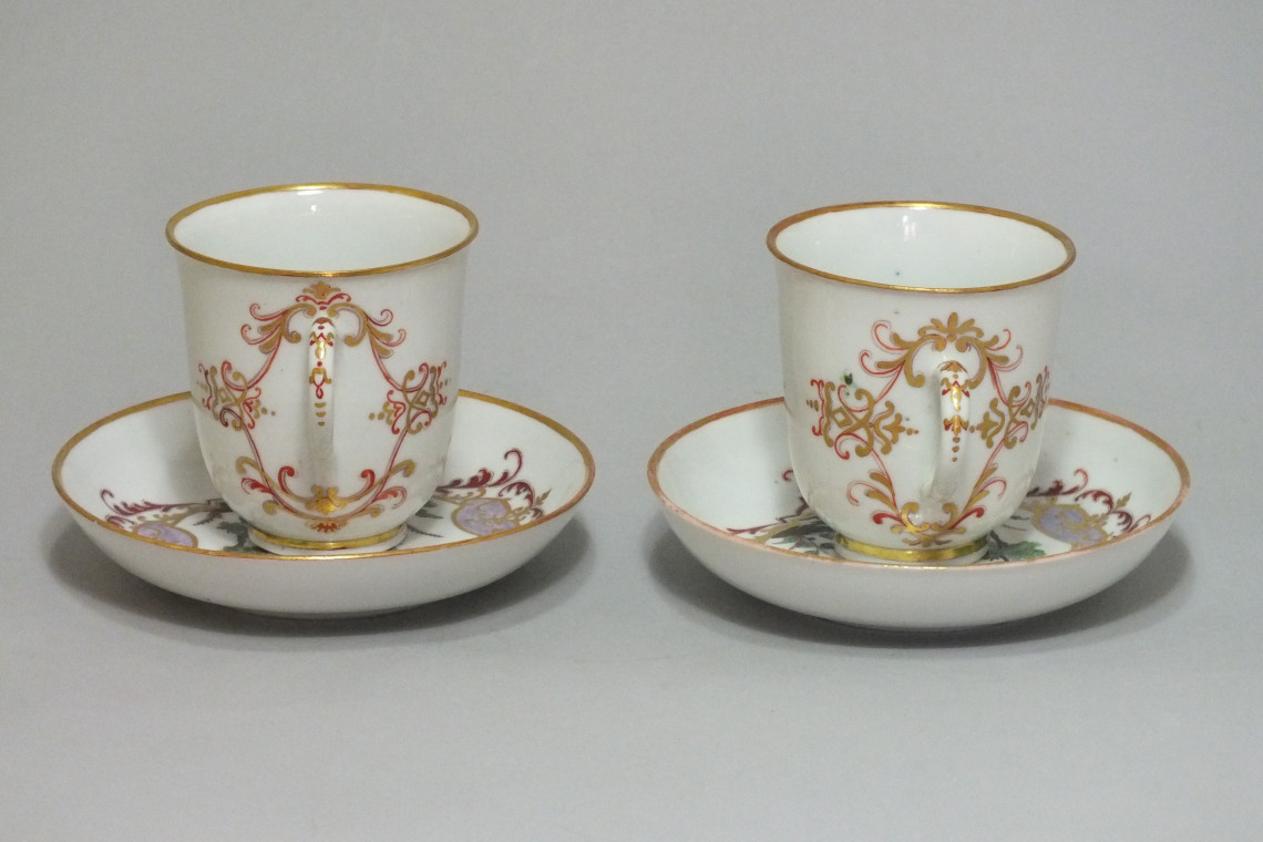 Doccia (italie) - Deux tasses à décor "alla Sassone" - XVIIIe Siècle