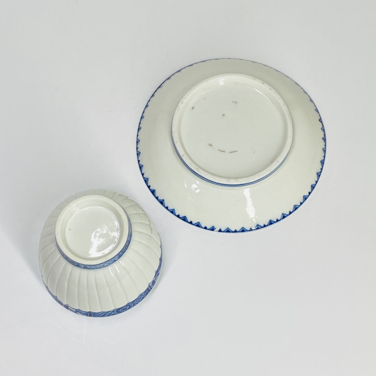 Saint-Cloud - Trembling cup with gadroons and blue braid - Early eighteenth century