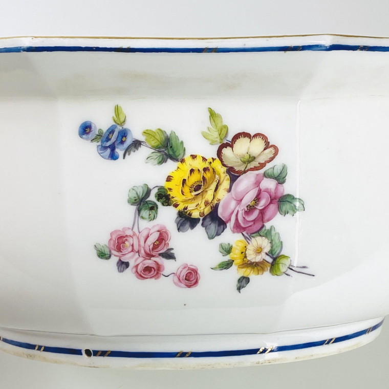 Sèvres - Salad bowl decorated with bouquets of flowers - Eighteenth century