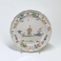Lyon - Paire d'assiettes à décor de personnages vêtus à l'Orientale - XVIIIe siècle