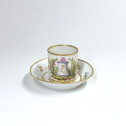 Sèvres - Tasse litron à décor de coeurs enflammés - XVIIIe siècle