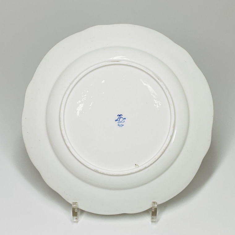 Sèvres - Plate decorated with bouquets of flowers dnd fruits - Eighteenth century