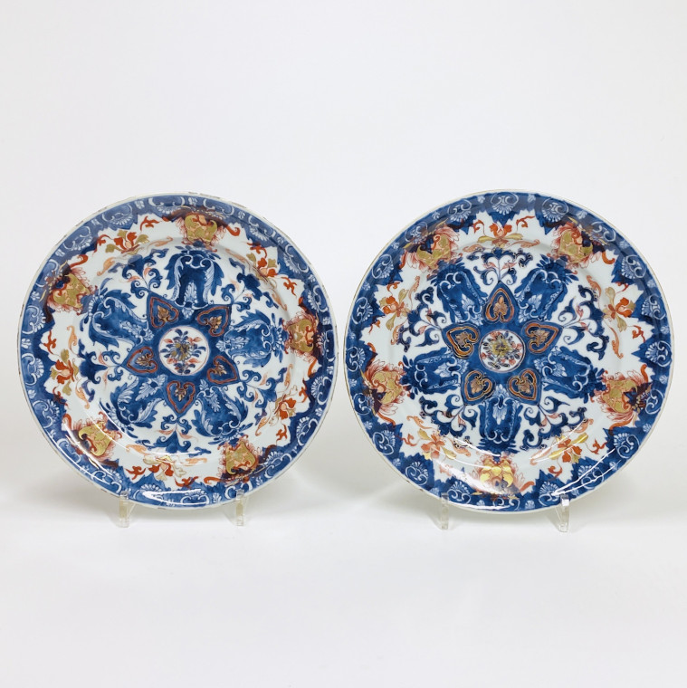 Chine - Paire de plats à décor de lambrequins - Epoque Kangxi (1661-1722)