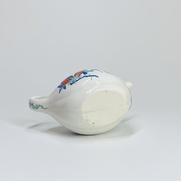 Chantilly – Théière en porcelaine tendre à décor Kakiemon – Vers 1740