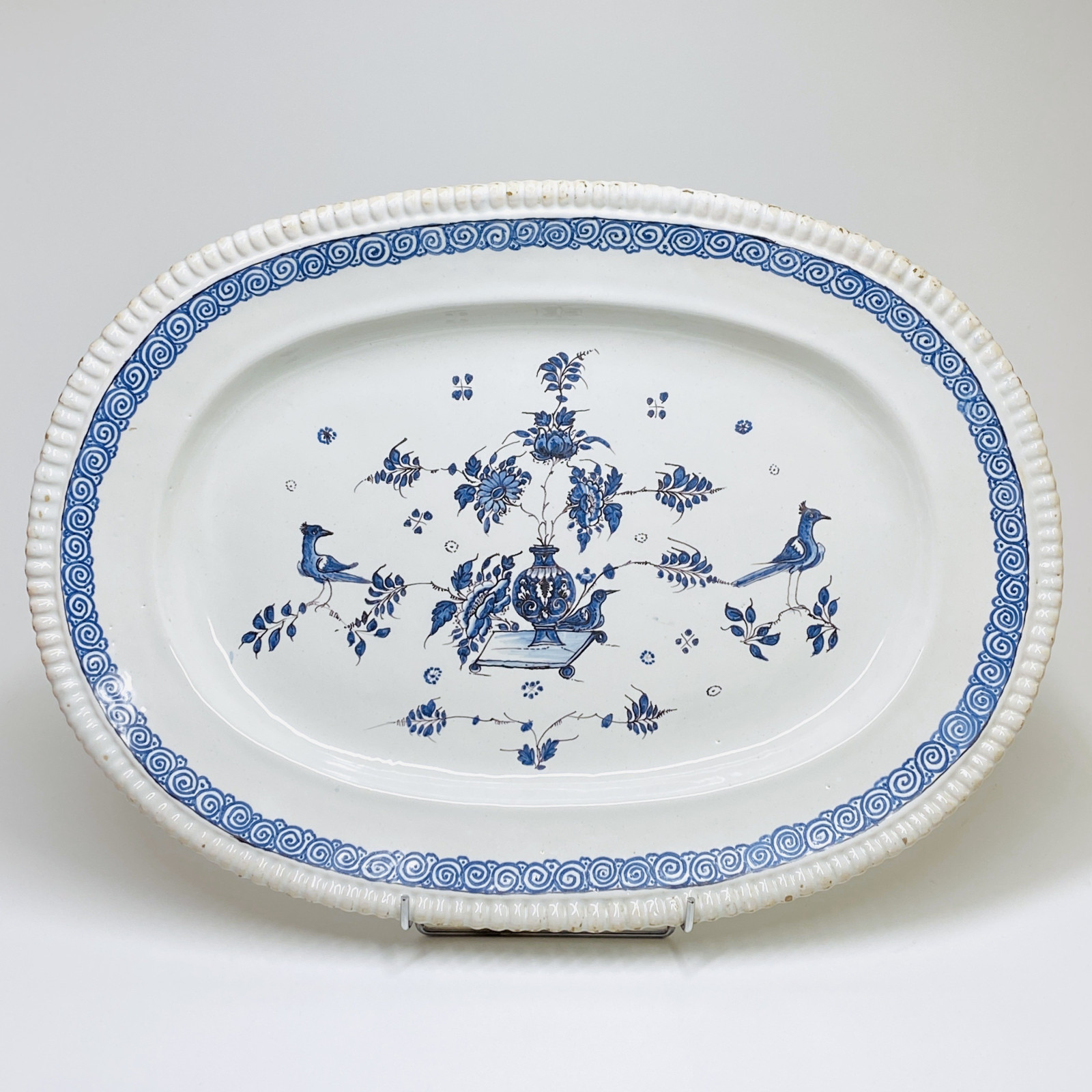 Montpellier, Manufacture royale - Grand plat ovale - XVIIIe siècle