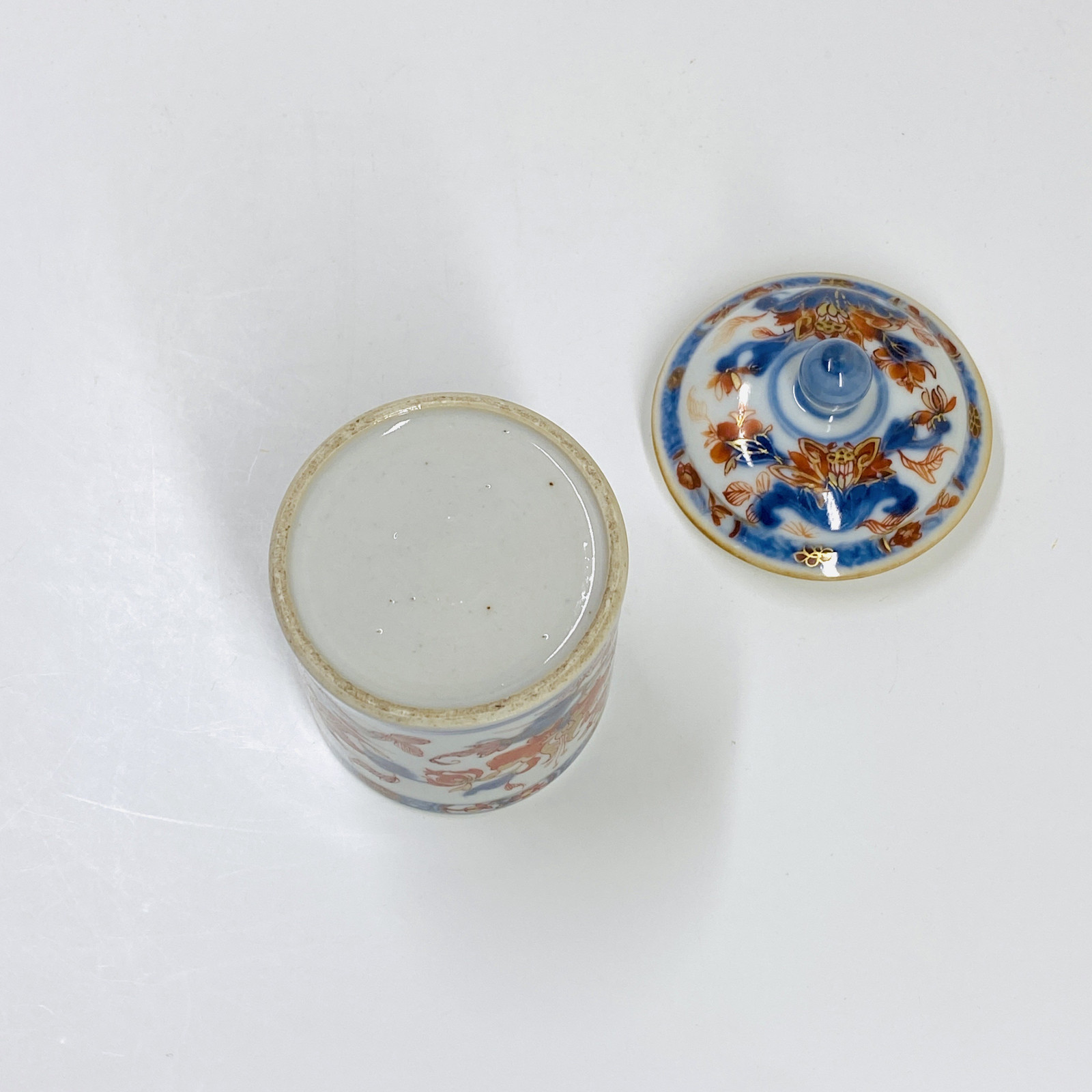 Chine - Pot à pommade à décor Imari - XVIIIe siècle
