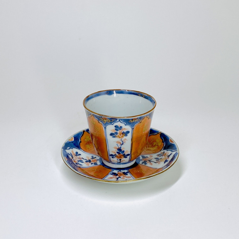 Chine - Gobelet et sa soucoupe à décor Imari - XVIIIe siècle