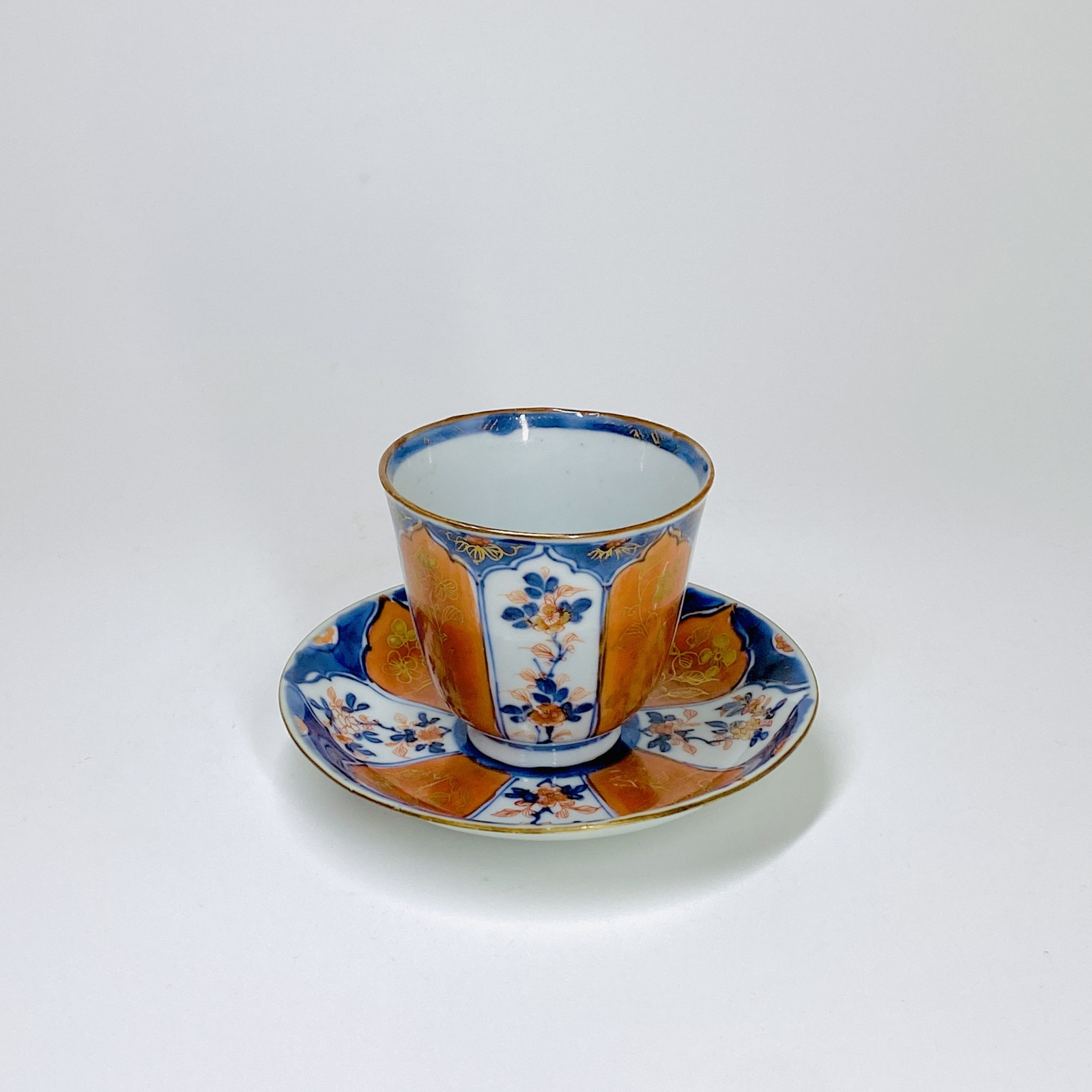 Chine - Gobelet et sa soucoupe à décor Imari - XVIIIe siècle