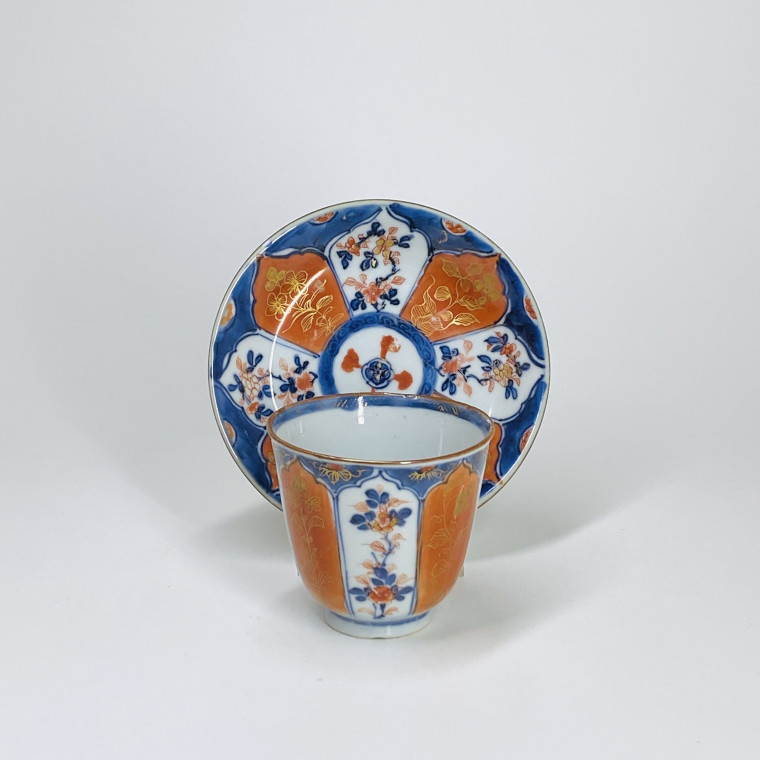 Chine - Gobelet et sa soucoupe à décor Imari - XVIIIe siècle