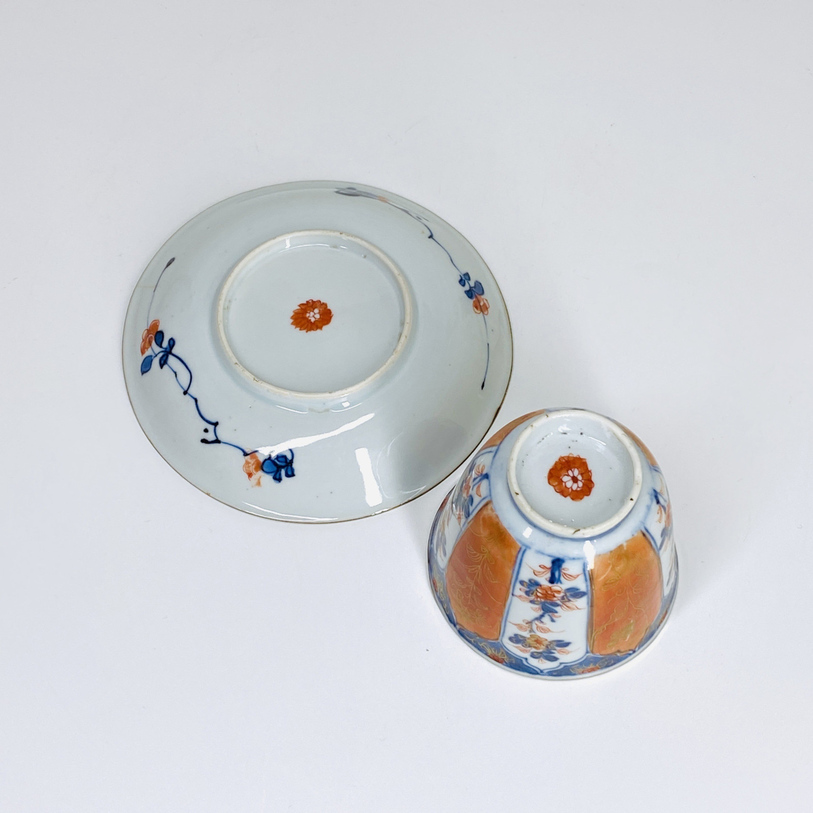 Chine - Gobelet et sa soucoupe à décor Imari - XVIIIe siècle