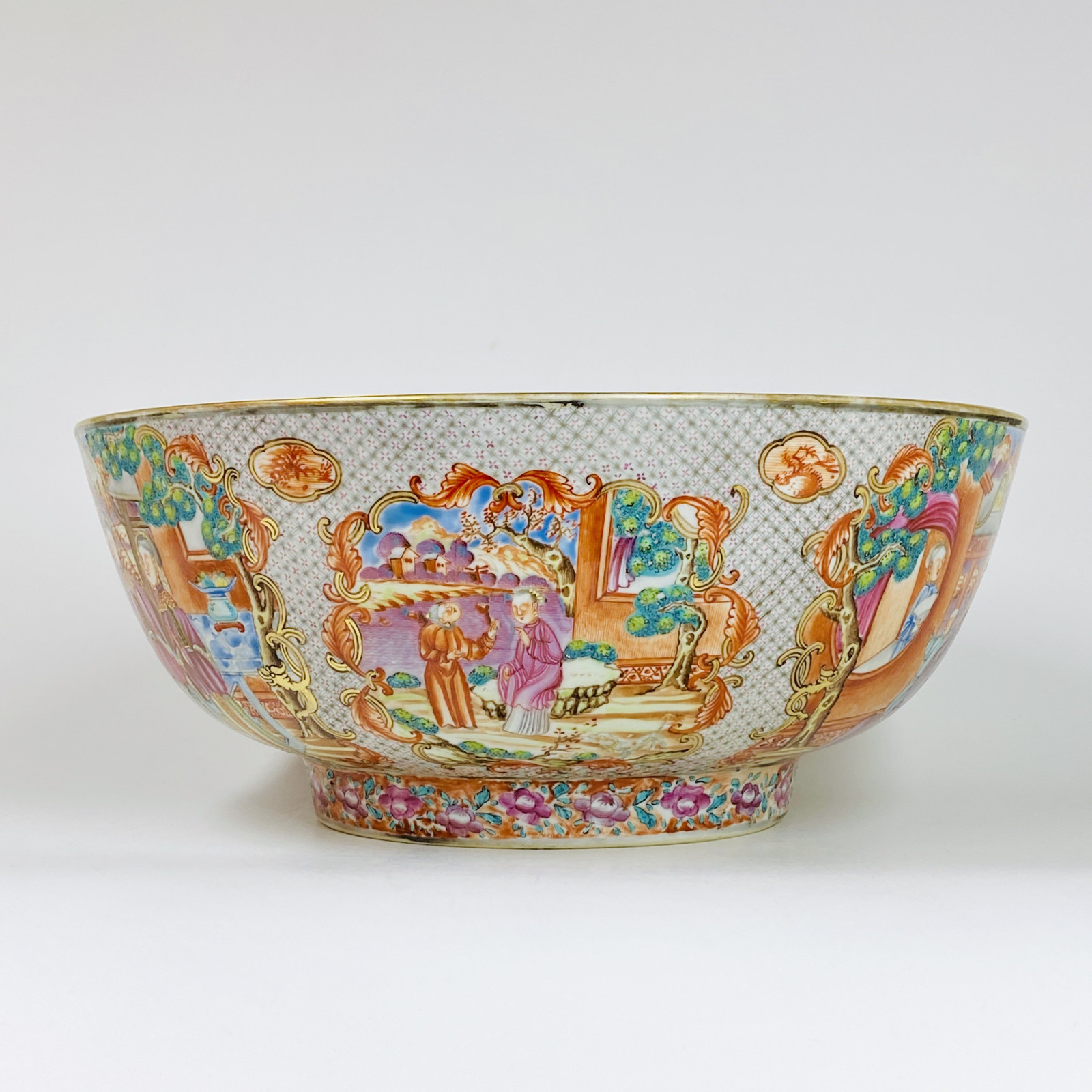 China - India Company porcelain punch bowl - Qianlong period 1736 - 1795