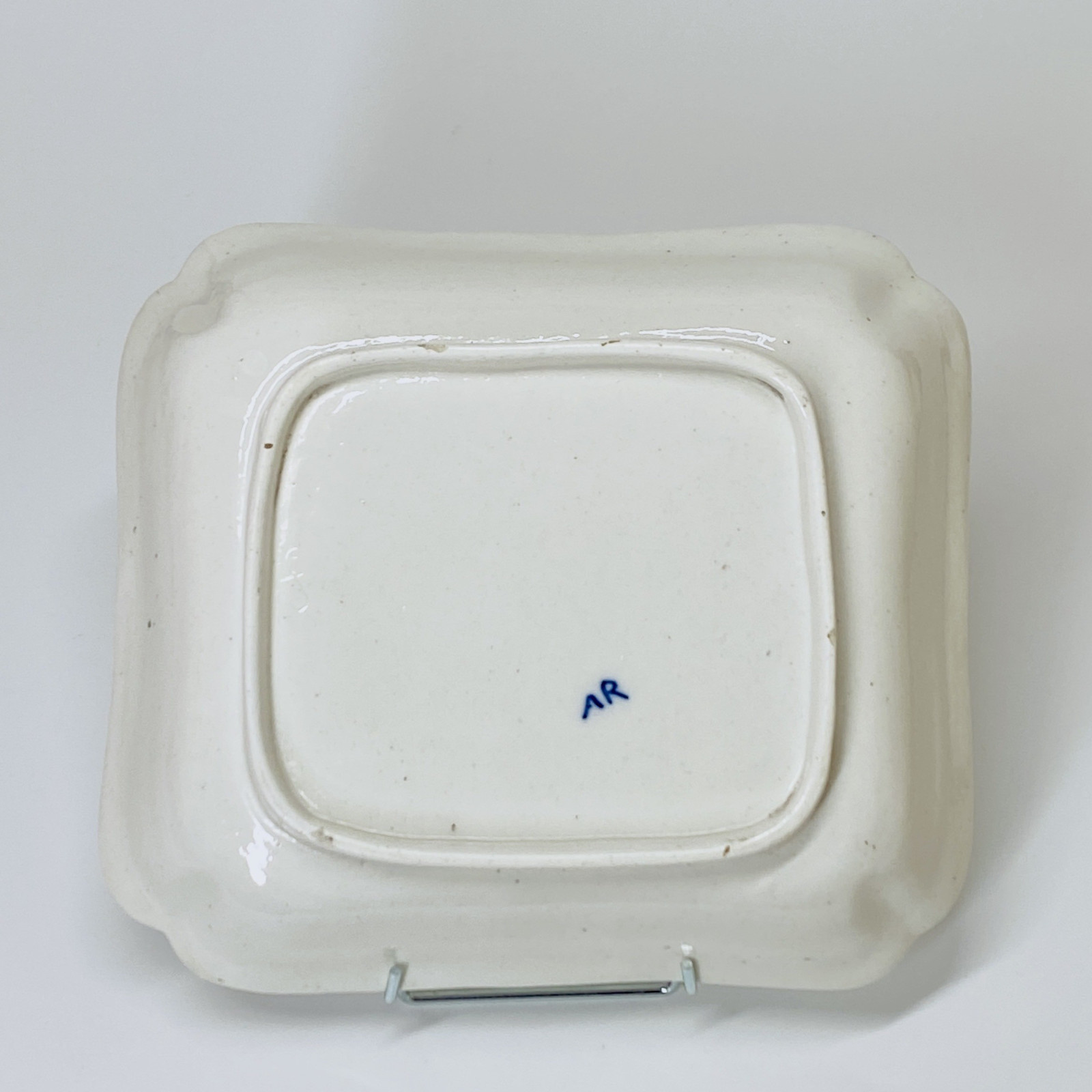 Arras - Jatte rectangulaire en porcelaine tendre - XVIIIe siècle
