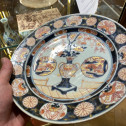 Plat en porcelaine du Japon à décor Imari - début du XVIIIe siècle