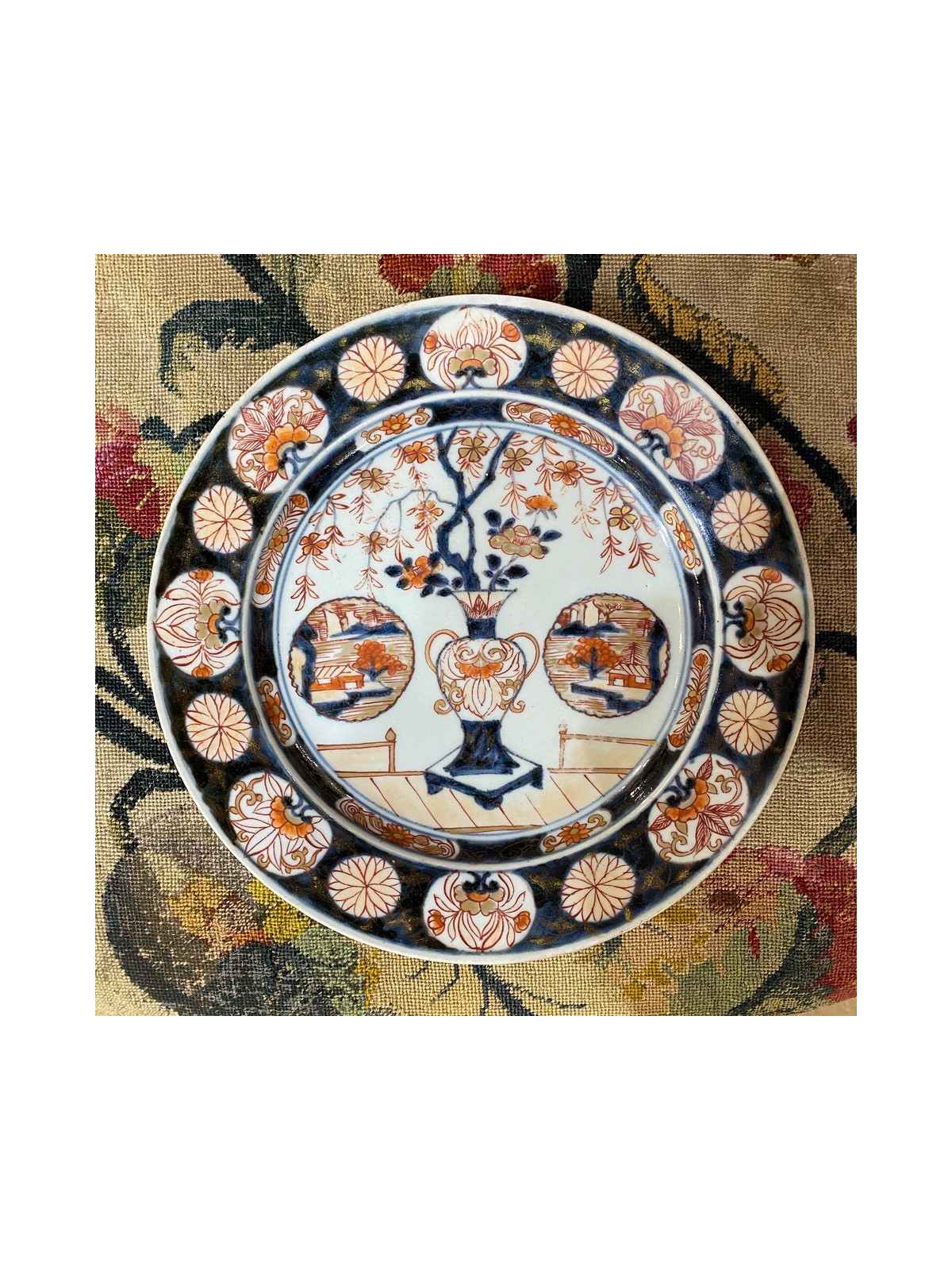 Japanese porcelain dish with Imari decoration - early eighteenth century