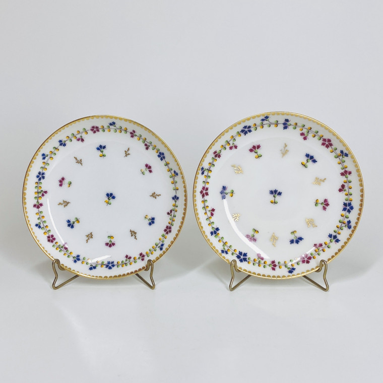 Nyon - Paire de tasses à décor aux barbeaux - XVIIIe siècle