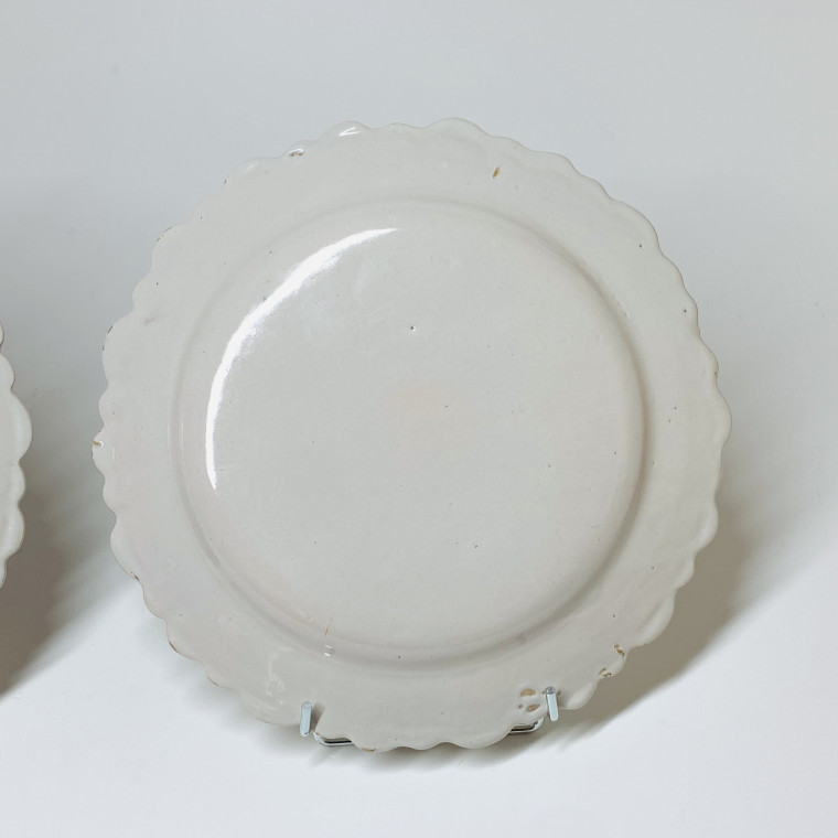 Paire d’assiettes en faïence de Roanne - XVIIIe siècle