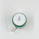 Tasse en porcelaine tendre de Sèvres à fond vert - XVIIIe siècle